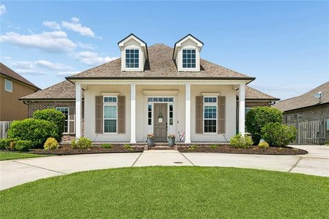 Photo of 134 CHAPEL HILL Drive, Belle Chasse, LA 70037 (MLS # 2553789)
