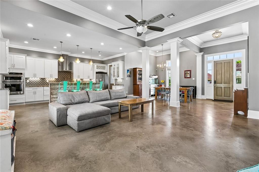 134 CHAPEL HILL Drive