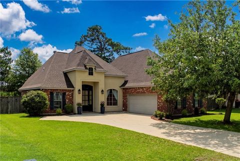Photo of 656 DECIDUOUS Loop, Madisonville, LA 70447 (MLS # 2555334)