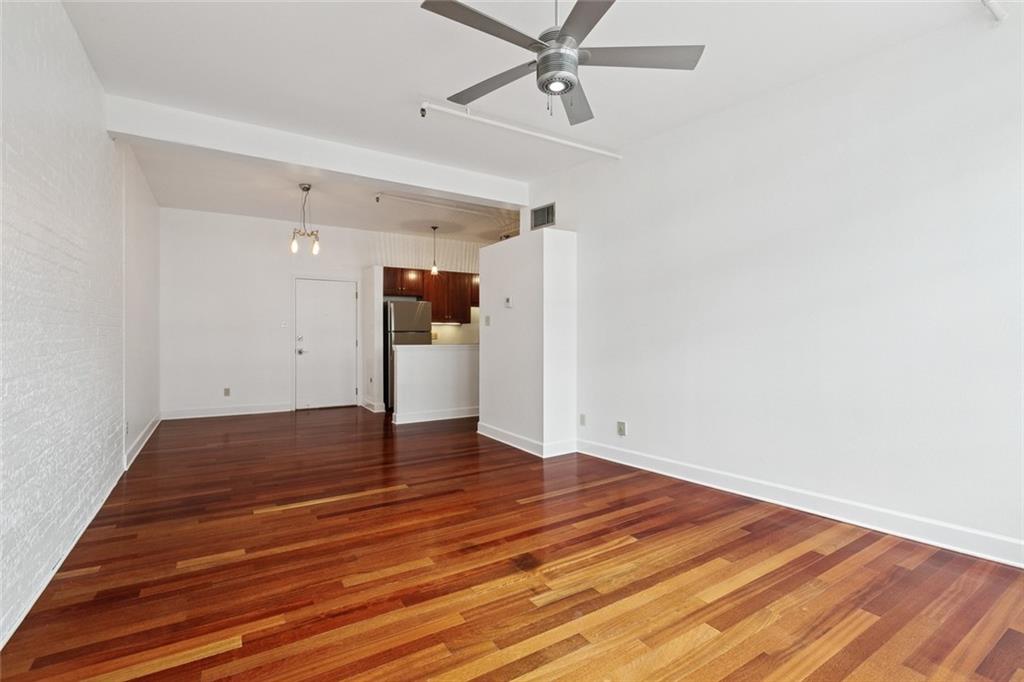 1111 S PETERS Street 217