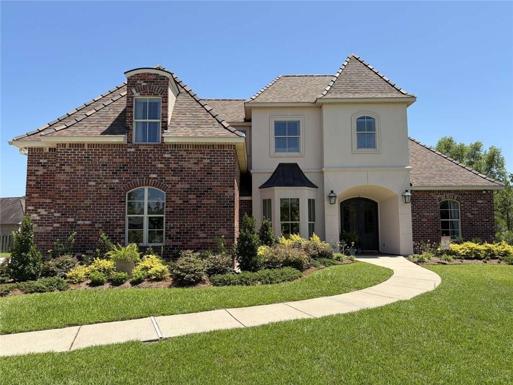 905 PINE WILD Circle