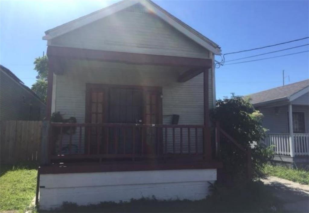 Photo 1 of 12 — 2117 ALMONASTER Avenue, New Orleans, LA 70117
