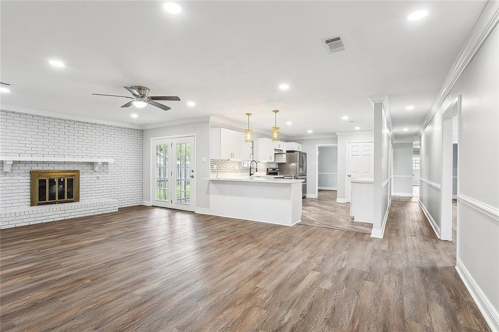 320 RIVER OAKS Drive