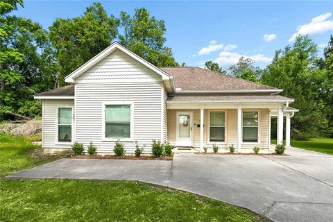 Photo of 1280 S WALNUT Street, Slidell, LA 70460 (MLS # 2554842)