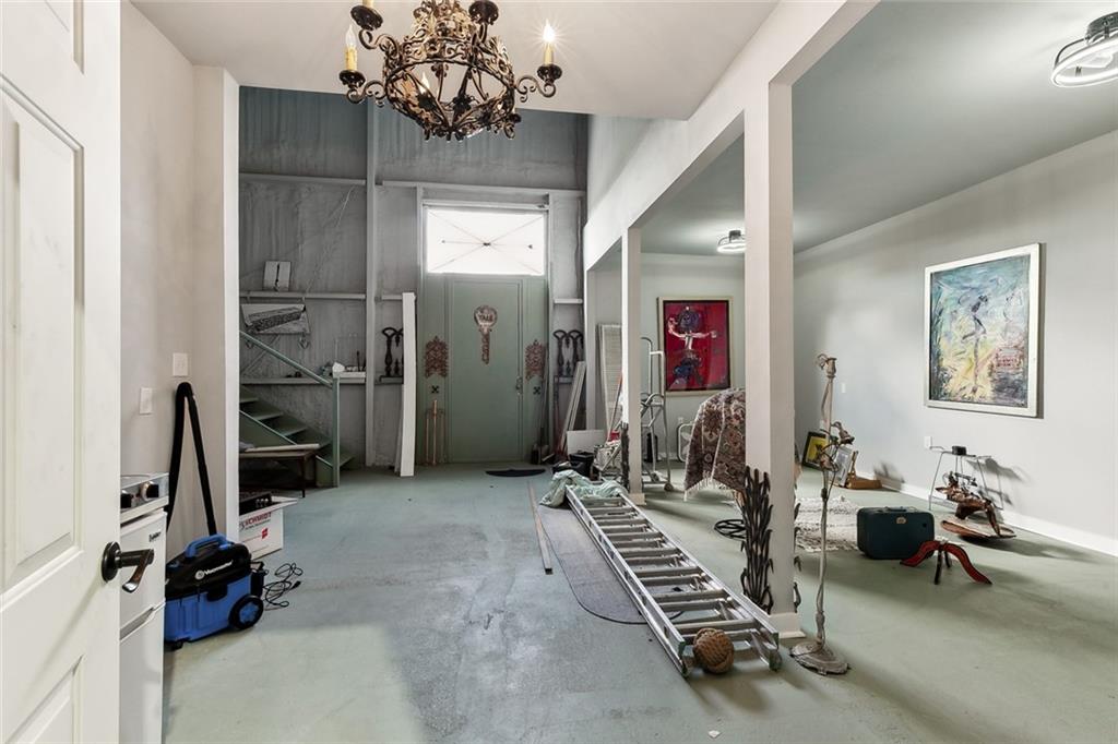 8417 W SAINT BERNARD Highway