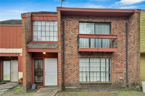 1608 CHIMNEY WOOD Lane New Orleans LA 70126