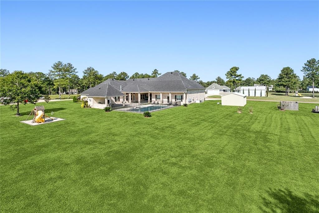 Abita Springs, Louisiana 70420, United States, 5 Bedrooms Bedrooms, ,6 BathroomsBathrooms,Residential,Pending,39628