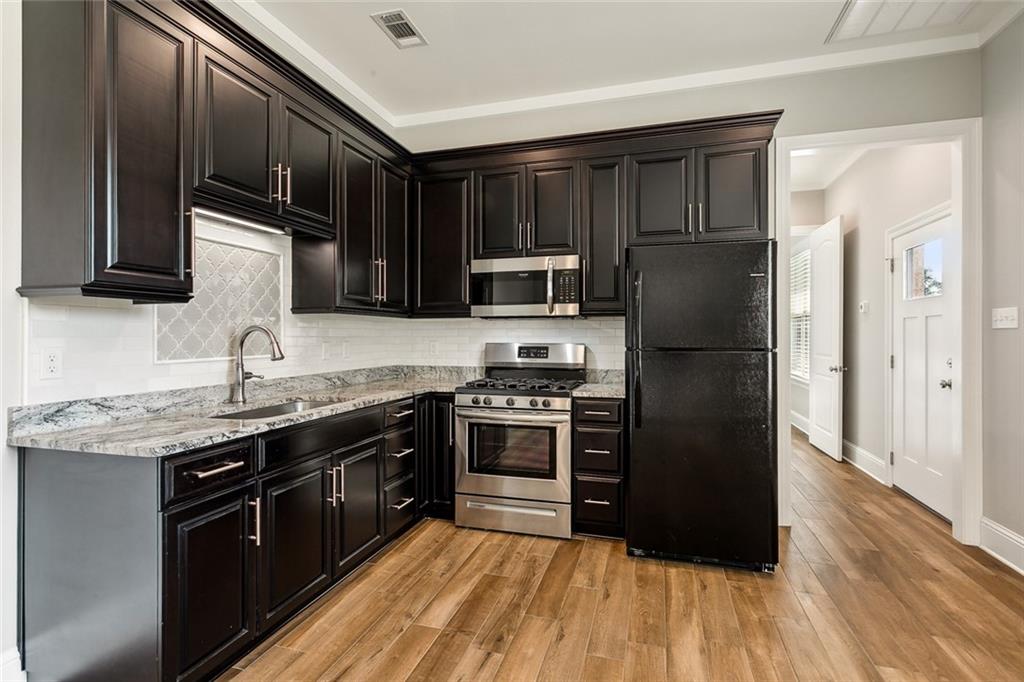 Abita Springs, Louisiana 70420, United States, 5 Bedrooms Bedrooms, ,6 BathroomsBathrooms,Residential,Pending,39628