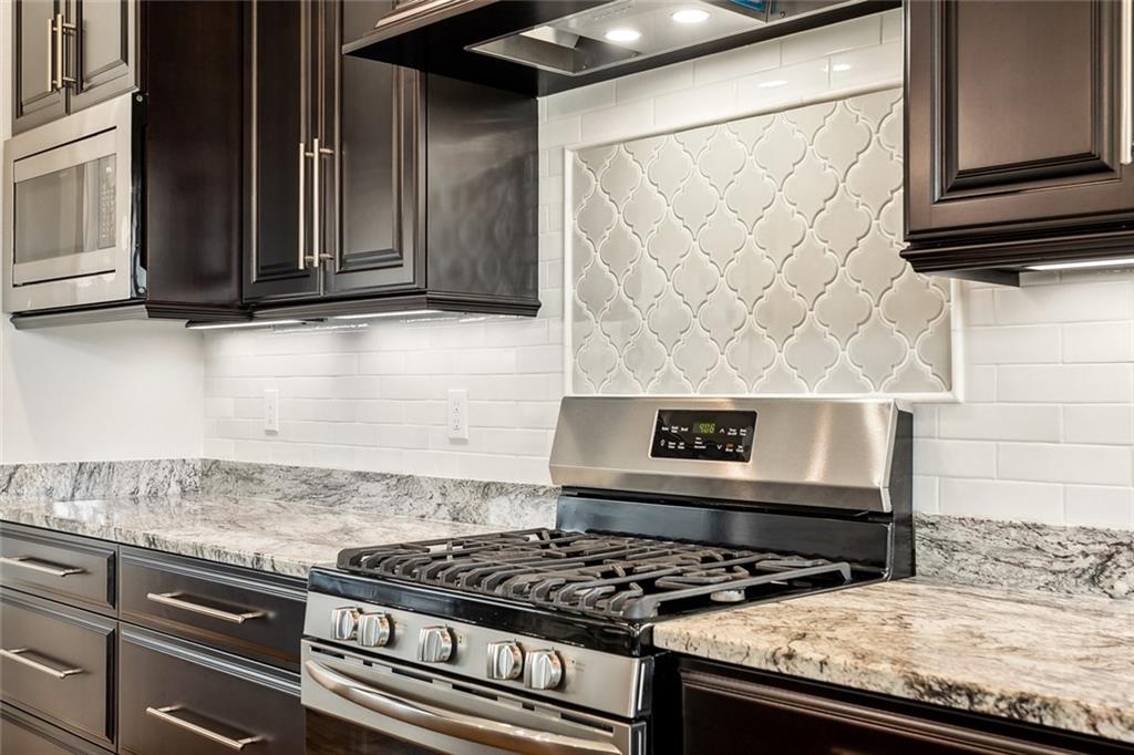 Abita Springs, Louisiana 70420, United States, 5 Bedrooms Bedrooms, ,6 BathroomsBathrooms,Residential,Pending,39628