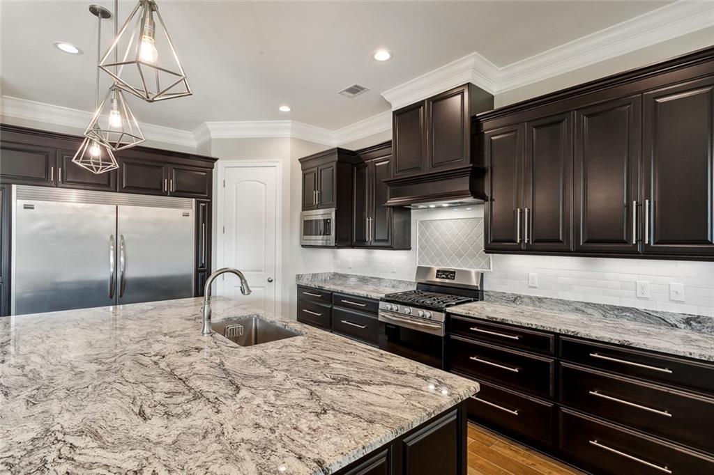 Abita Springs, Louisiana 70420, United States, 5 Bedrooms Bedrooms, ,6 BathroomsBathrooms,Residential,Pending,39628