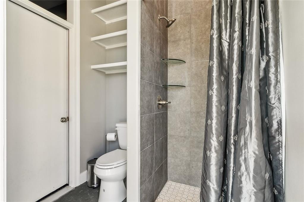 Abita Springs, Louisiana 70420, United States, 5 Bedrooms Bedrooms, ,6 BathroomsBathrooms,Residential,Pending,39628