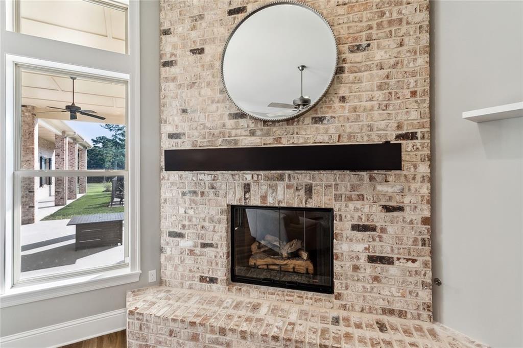 Abita Springs, Louisiana 70420, United States, 5 Bedrooms Bedrooms, ,6 BathroomsBathrooms,Residential,Pending,39628