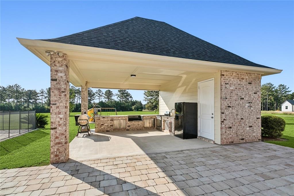 Abita Springs, Louisiana 70420, United States, 5 Bedrooms Bedrooms, ,6 BathroomsBathrooms,Residential,Pending,39628