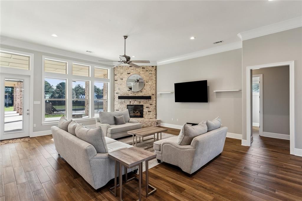 Abita Springs, Louisiana 70420, United States, 5 Bedrooms Bedrooms, ,6 BathroomsBathrooms,Residential,Pending,39628