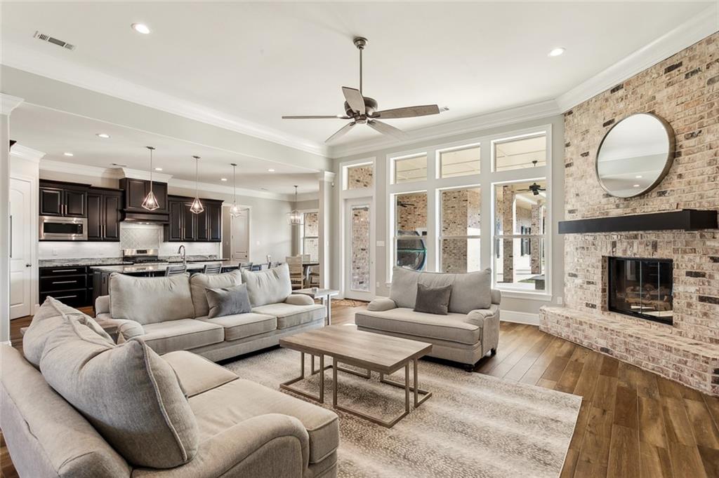 Abita Springs, Louisiana 70420, United States, 5 Bedrooms Bedrooms, ,6 BathroomsBathrooms,Residential,Pending,39628