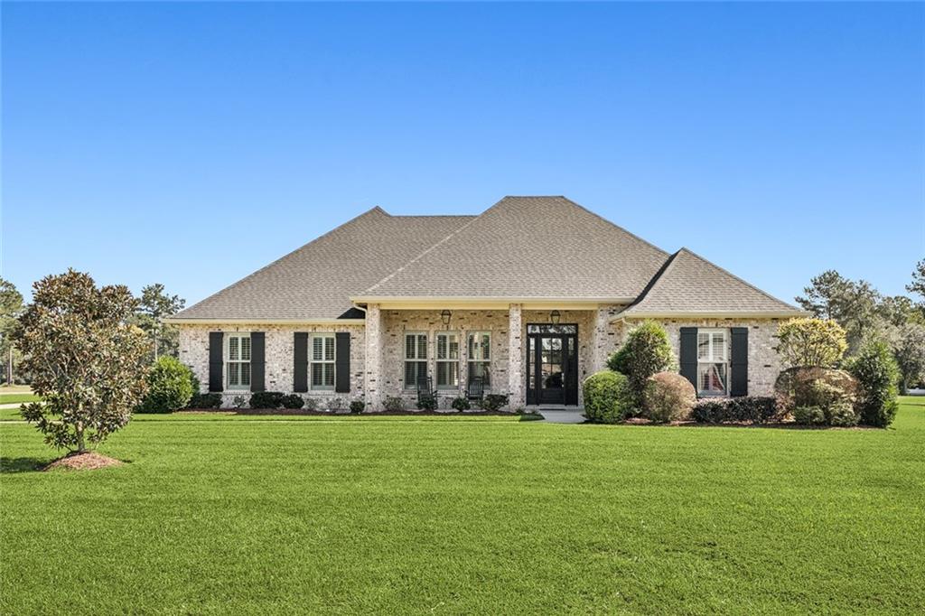Abita Springs, Louisiana 70420, United States, 5 Bedrooms Bedrooms, ,6 BathroomsBathrooms,Residential,Pending,39628