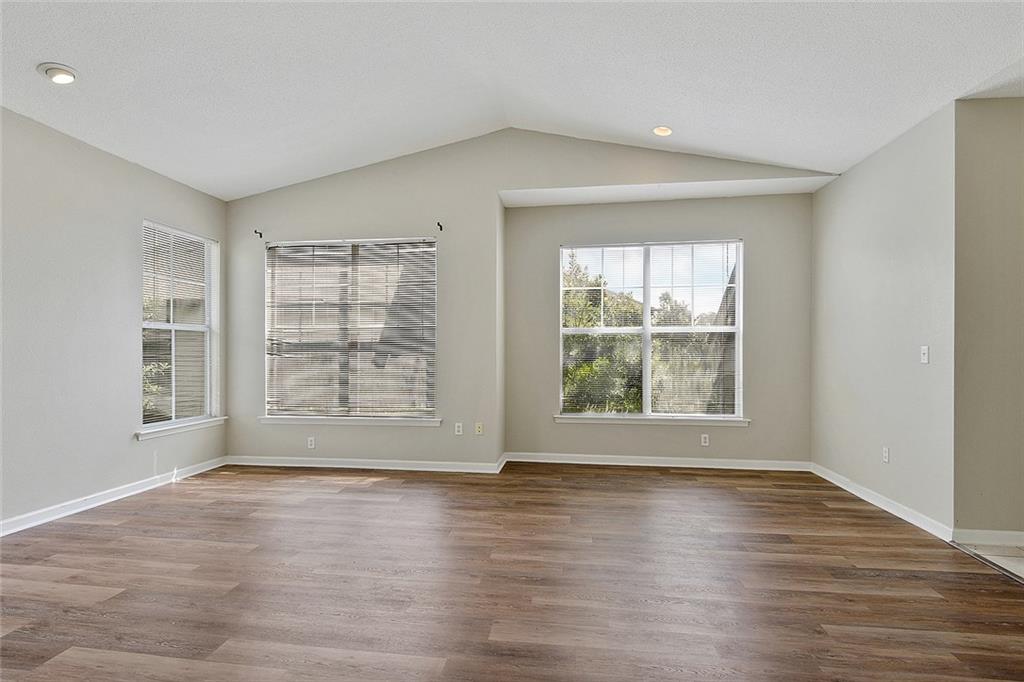 350 EMERALD FOREST Boulevard 12203