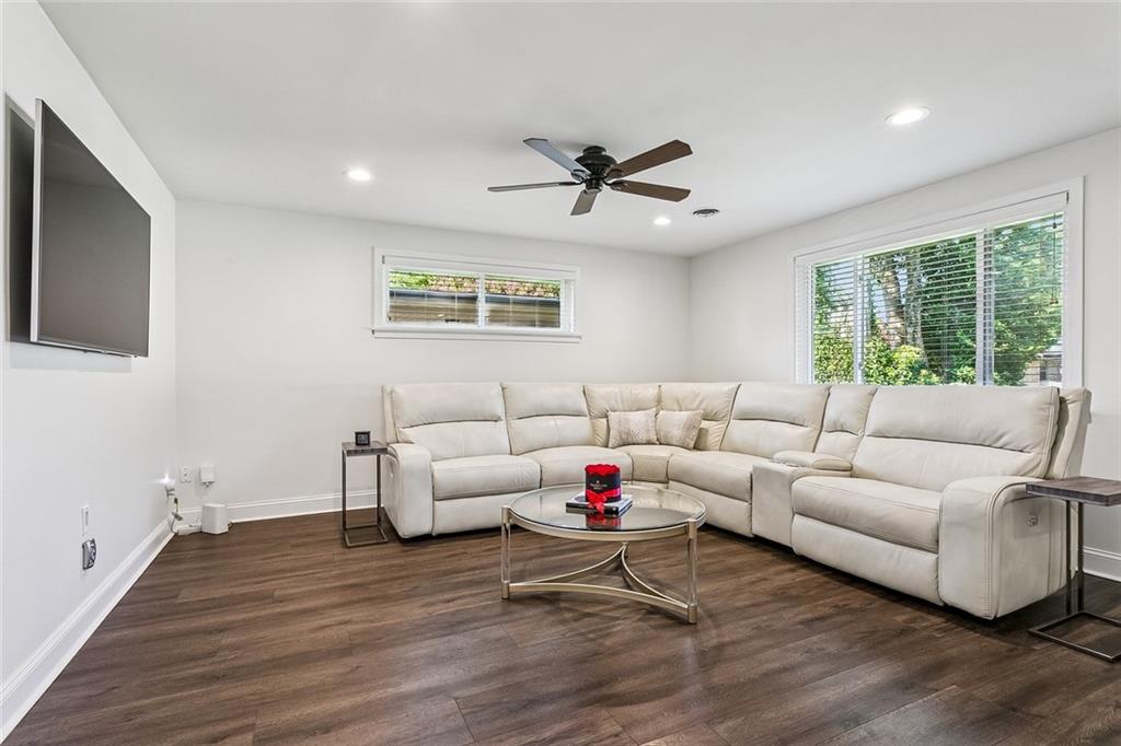 724 BEVERLY GARDEN Drive