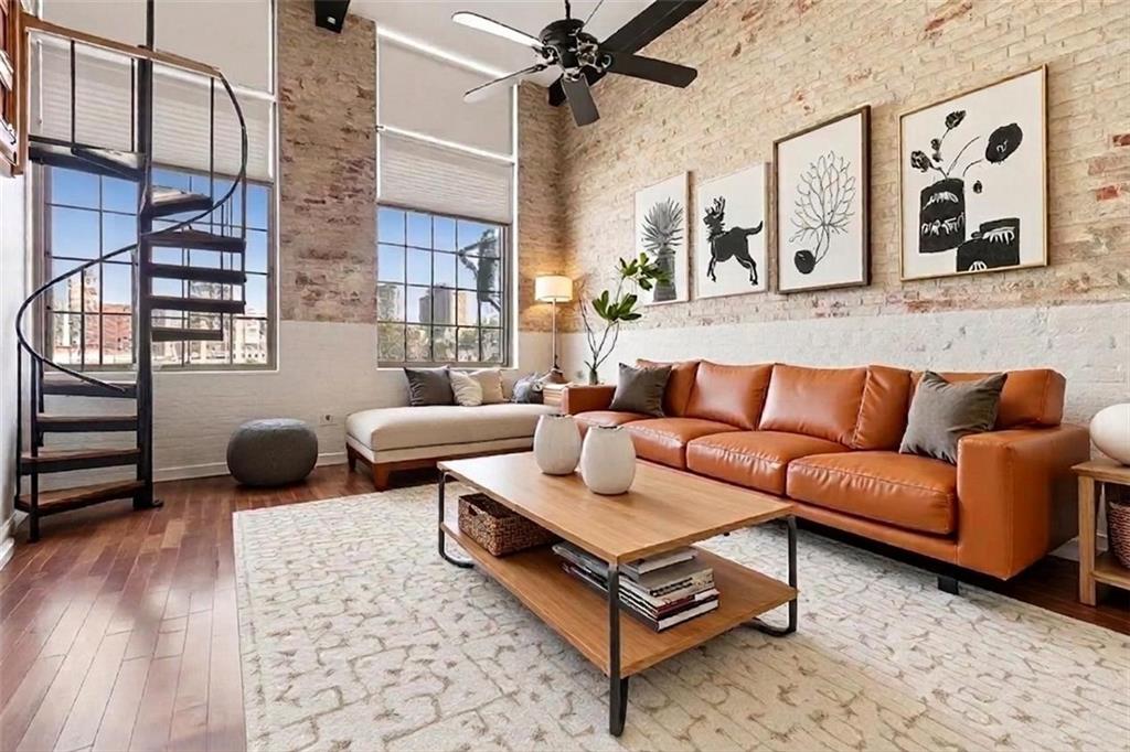 920 POEYFARRE Street 225