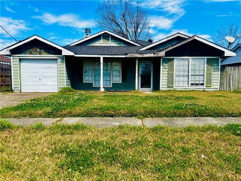 Photo of 29 CYNTHIA Drive, Waggaman, LA 70094 (MLS # 2545938)