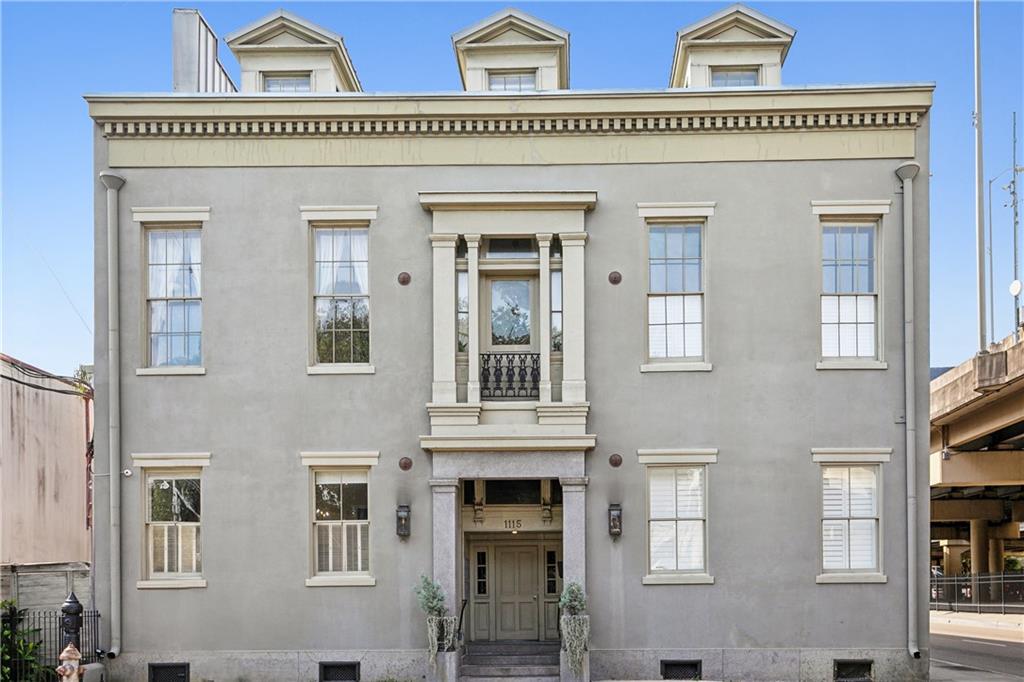 New Orleans, Louisiana 70130, United States, 2 Bedrooms Bedrooms, ,1 BathroomBathrooms,Residential,Active,43193
