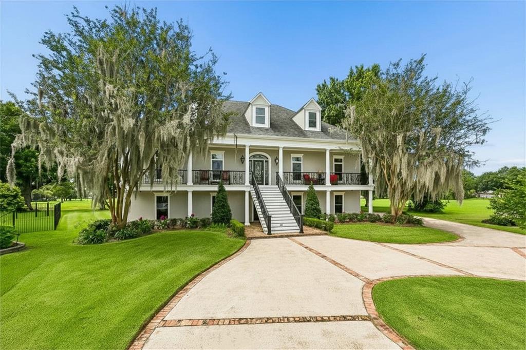 26 BOCAGE Drive