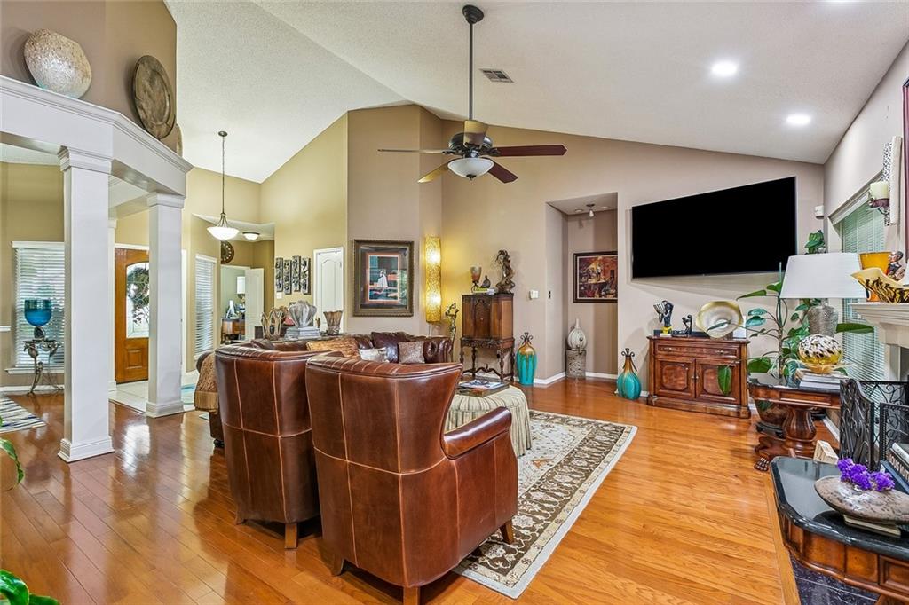 1616 STEEPLE CHASE Lane