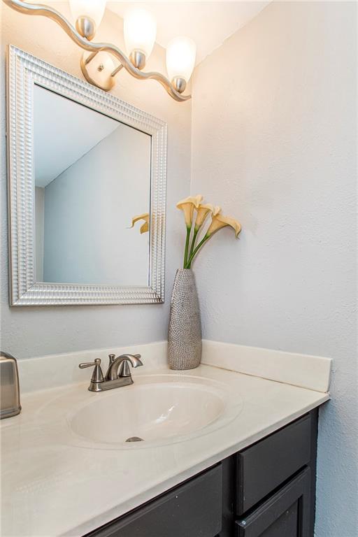 Metairie, Louisiana 70002, United States, 3 Bedrooms Bedrooms, ,3 BathroomsBathrooms,Residential,Pending,65838