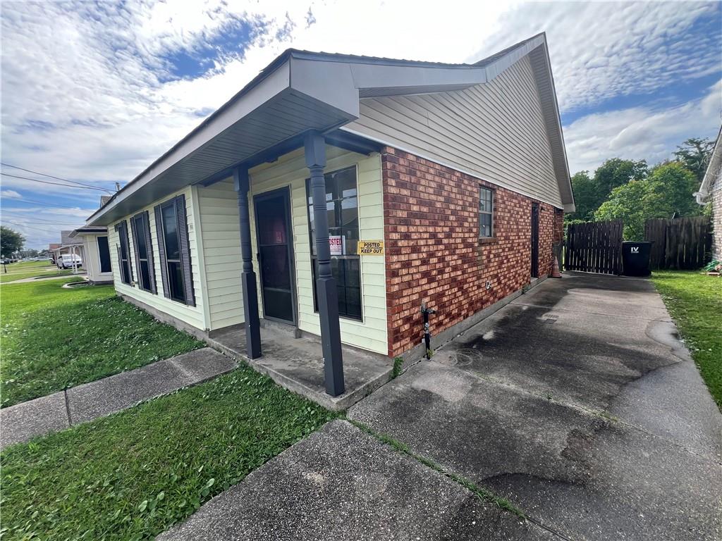 3320 SHANNON Drive