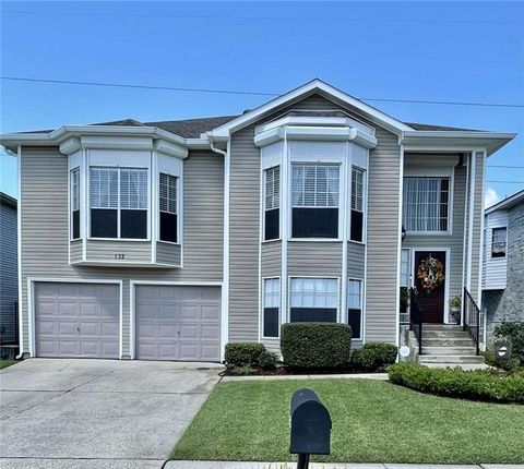 132 SOUTHWOOD Drive Gretna LA 70056