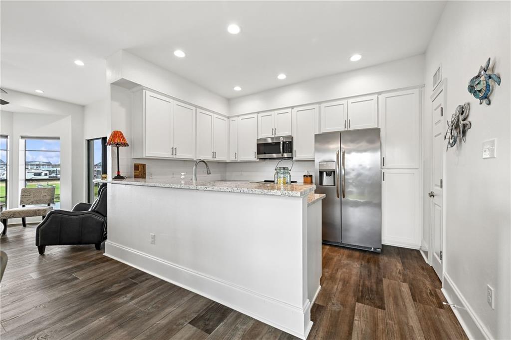 127 E HIGHWAY 22 West1