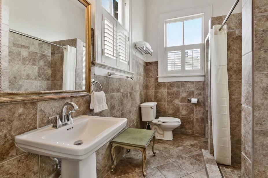 1029 N RAMPART Street