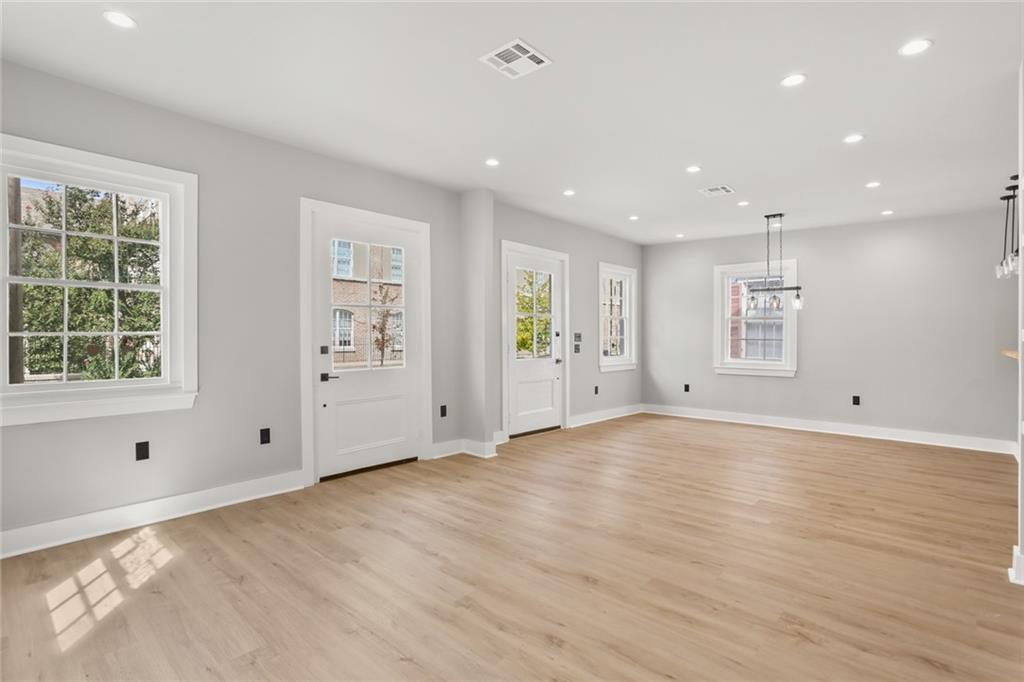 1025 CONGRESS Street