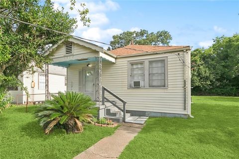 1117 PERRY Street Gretna LA 70053