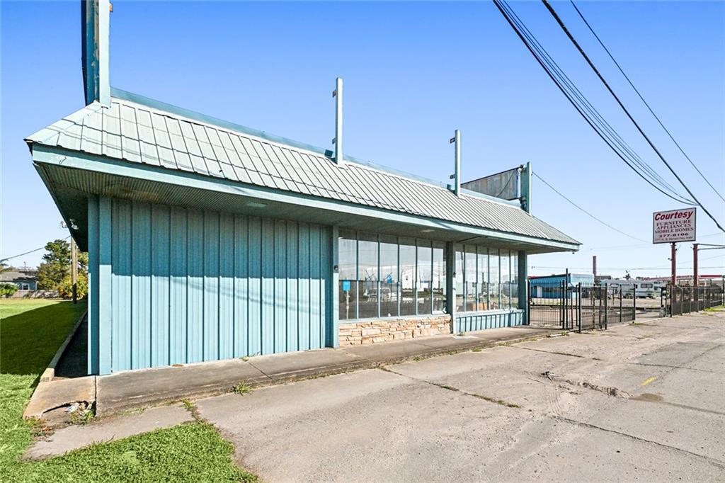 7777 W SAINT BERNARD Highway