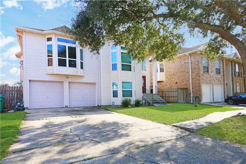 233 SOUTHWOOD Drive Gretna LA 70056