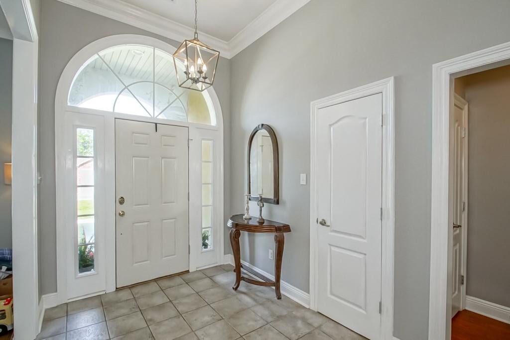 214 HAWTHORN Drive