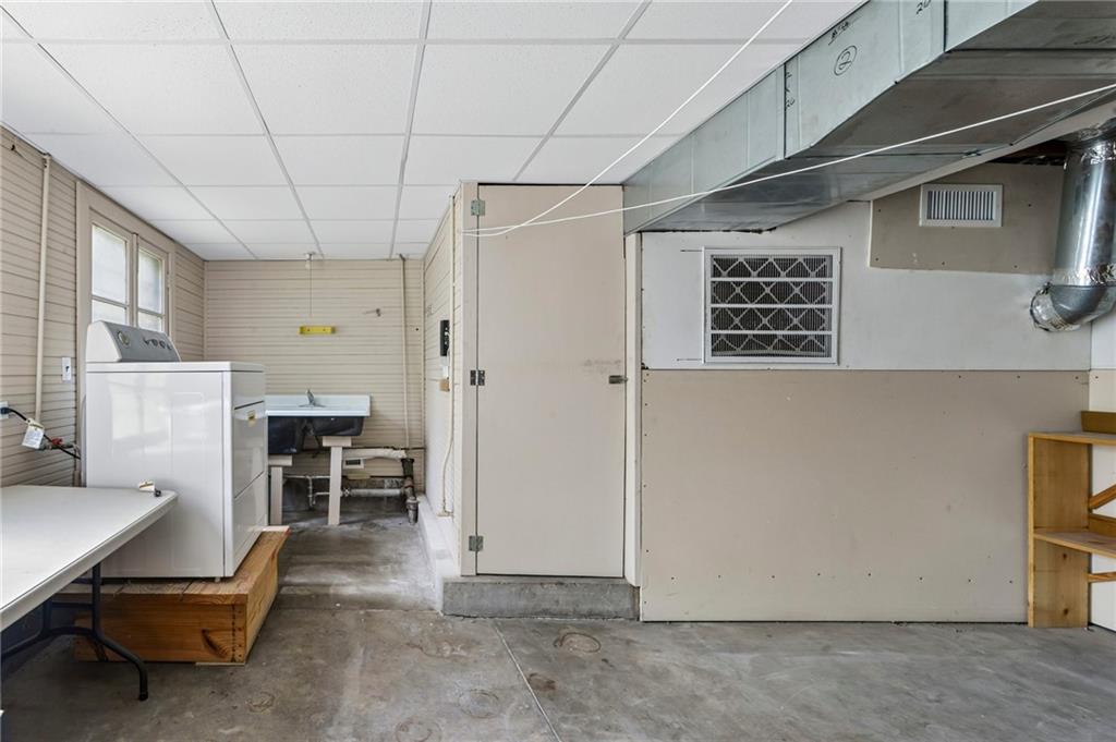New Orleans, Louisiana, 70125, United States, 5 Bedrooms Bedrooms, ,5 BathroomsBathrooms,Residential,Active,2041770