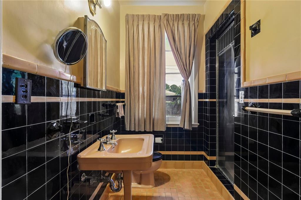 New Orleans, Louisiana, 70125, United States, 5 Bedrooms Bedrooms, ,5 BathroomsBathrooms,Residential,Active,2041770