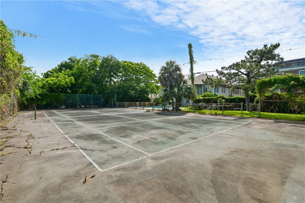 New Orleans, Louisiana, 70125, United States, 5 Bedrooms Bedrooms, ,5 BathroomsBathrooms,Residential,Active,2041770