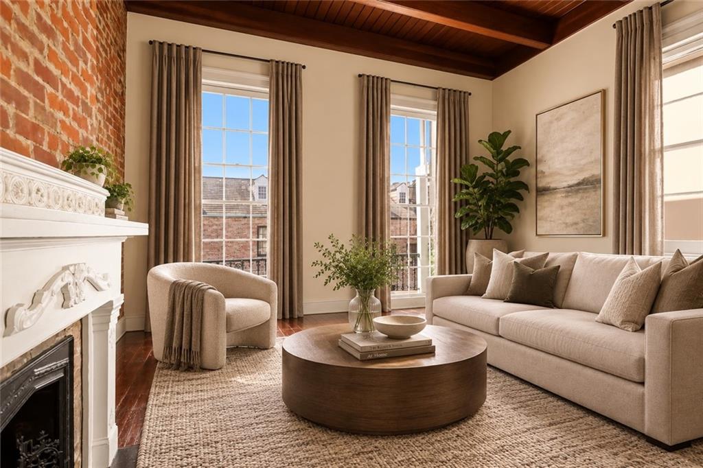 1210 CHARTRES Street 6