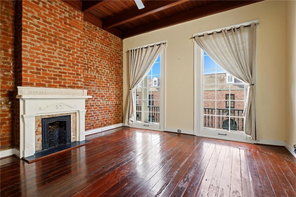 1210 CHARTRES Street 6