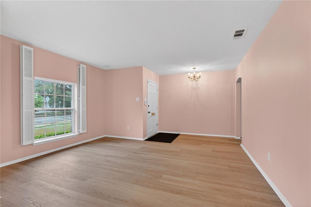 5885 MACARTHUR Boulevard