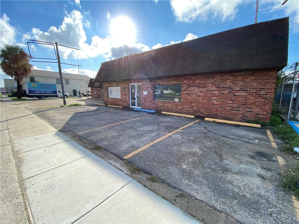 3640 AIRLINE Drive