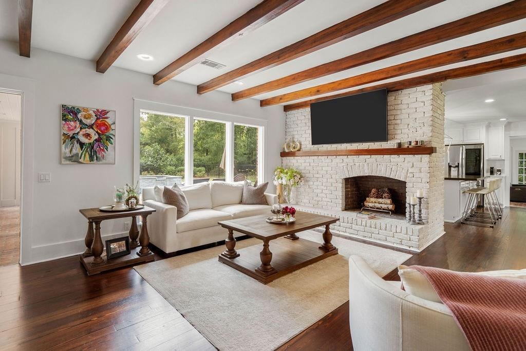 14 OAKLAWN Drive