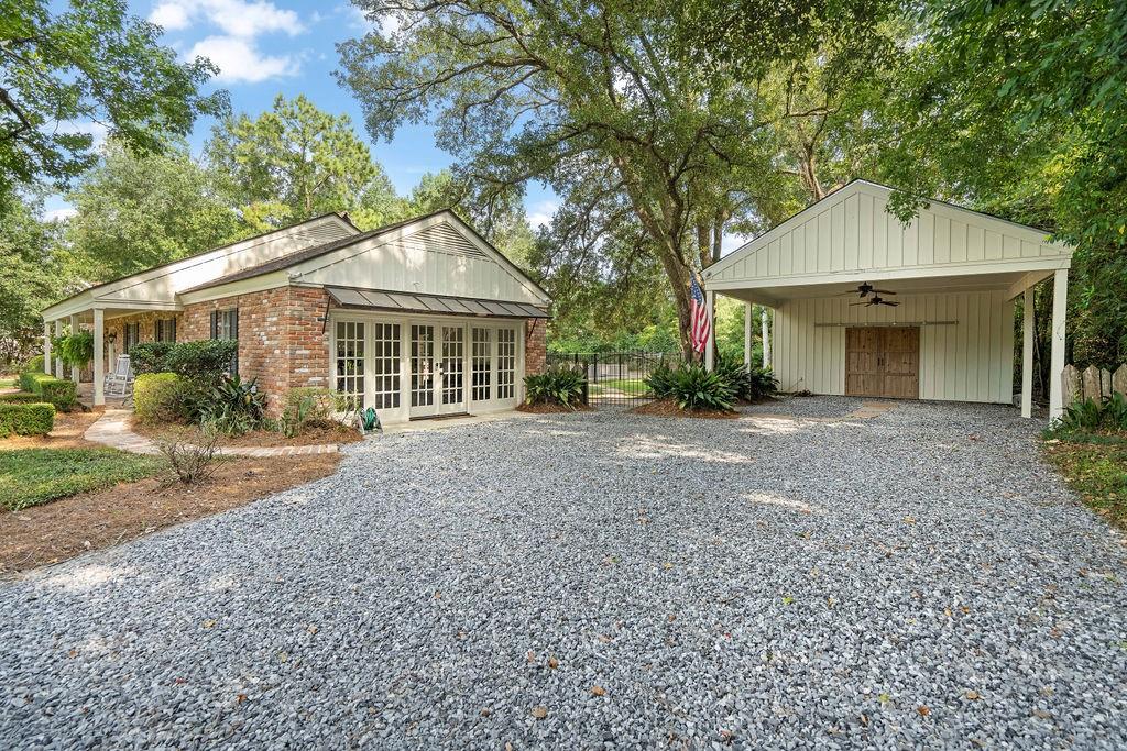 14 OAKLAWN Drive