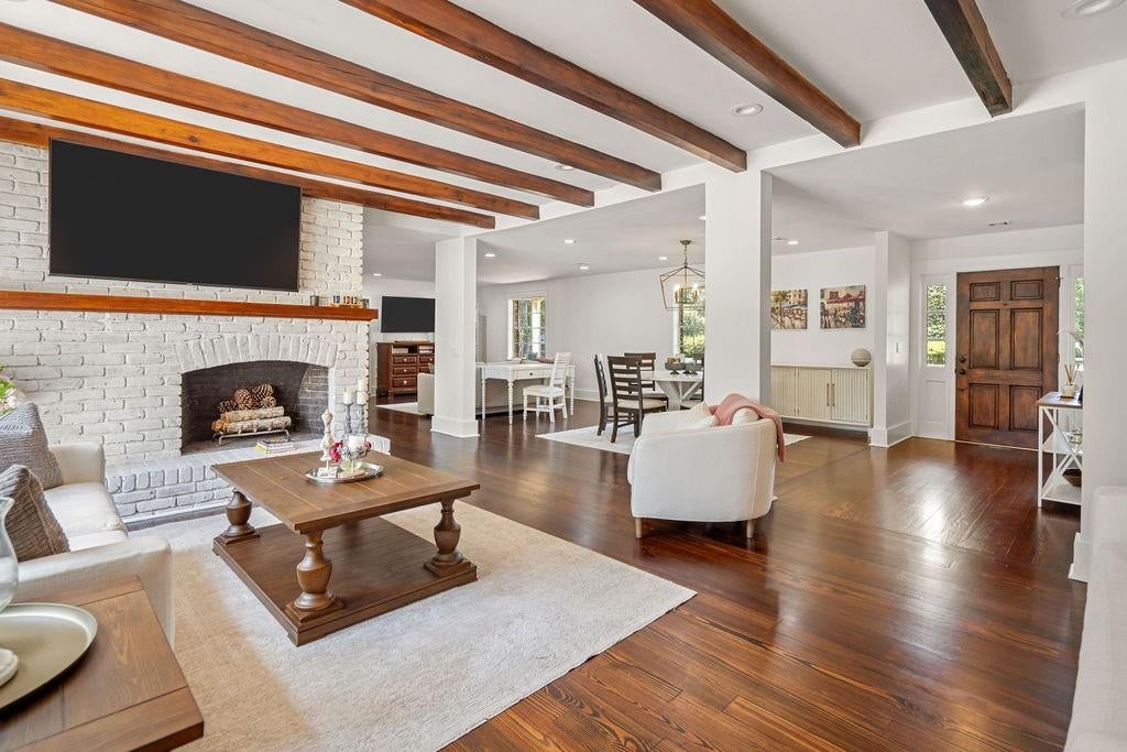 14 OAKLAWN Drive