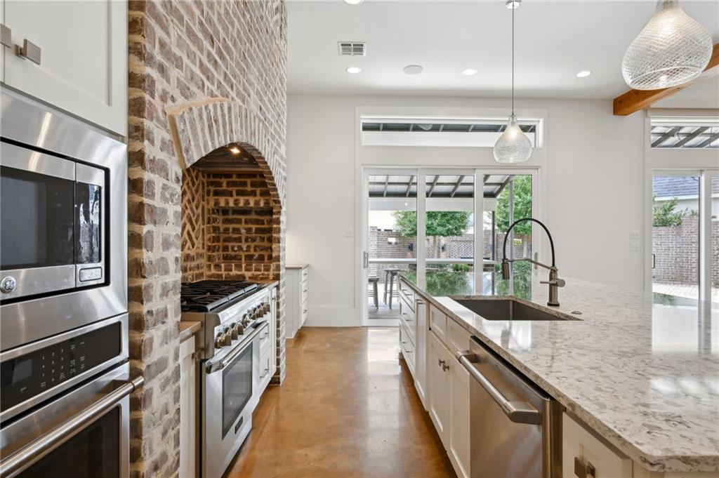 601 BOCAGE Court