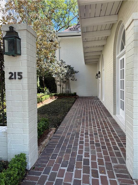 215 STELLA Street