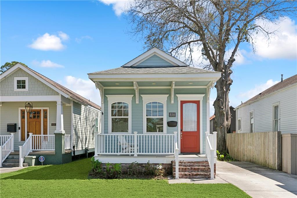 816 MONROE Street